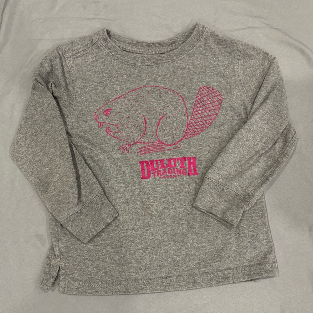 Duluth Trading Co Kids Gray Long Sleeve with Pink Beaver Design